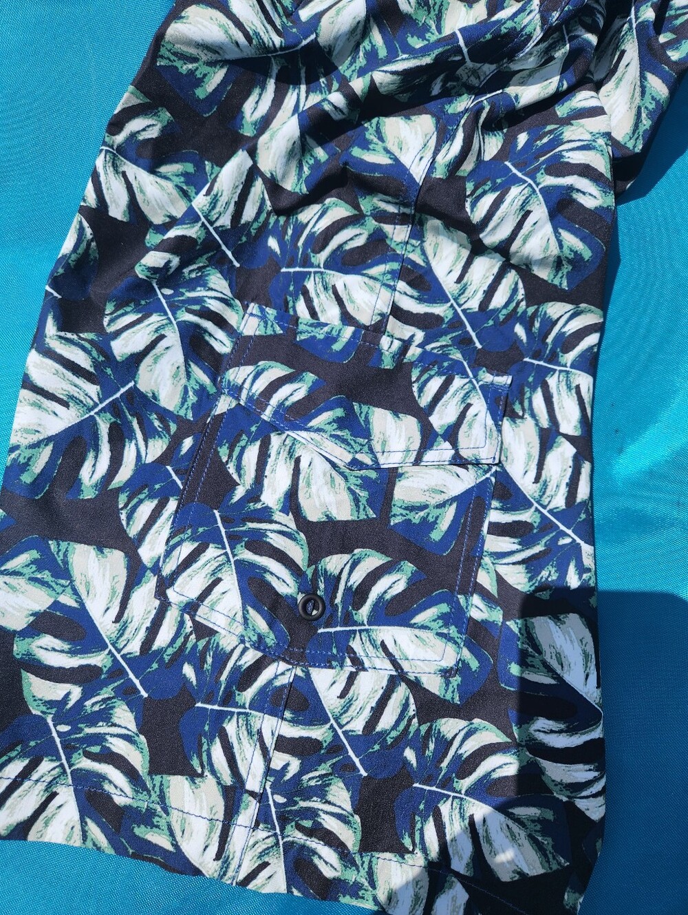 GOODTHREADS Men's Navy Leaf-Print Swim Trunks - Picture 3 of 5